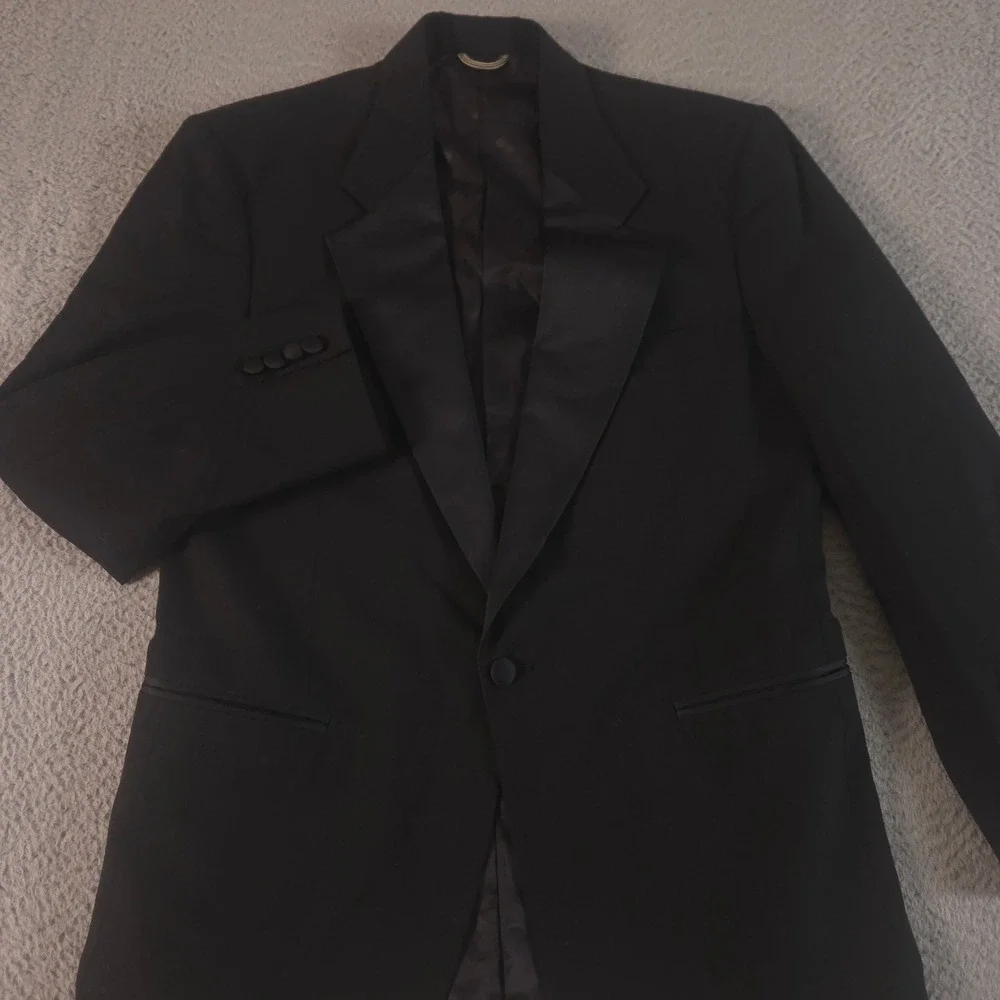 VINTAGE Christian Dior Tuxedo Mens 40R Black Peak Lapel Satin Trim Blazer 90s